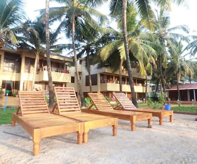 https://imgcld.yatra.com/ytimages/image/upload/t_hotel_yatra_city_desktop/v1456732986/Domestic Hotels/Hotels_Gokarna/Hotel Gokarna International Resort/Sitting area.jpg